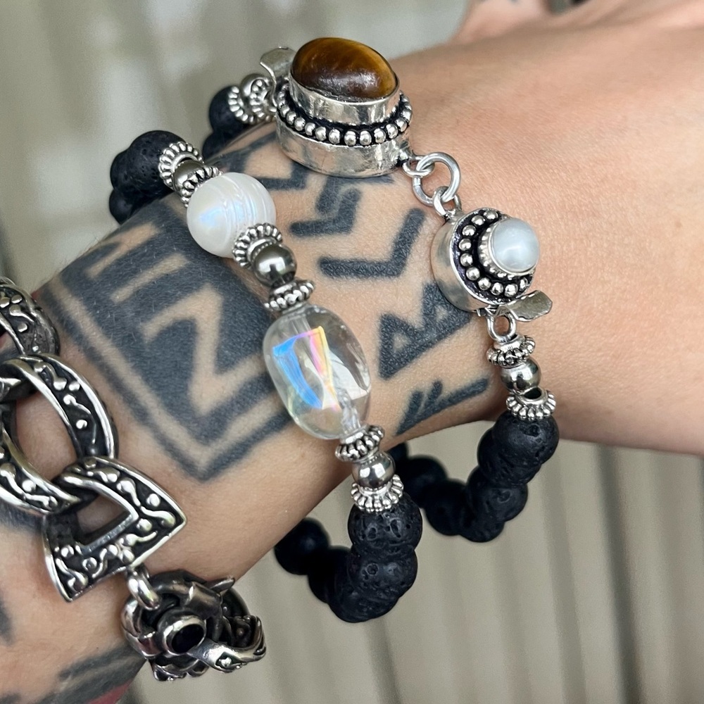 Genuine Gemstones bracelets set tiger eye , pearls & aura crystal quartz - Picture 7 of 13